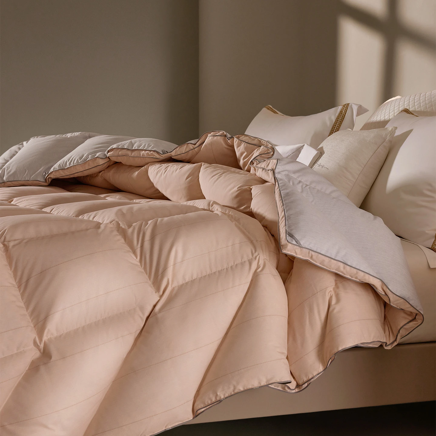 罗莱 W-智∙享溯源A类分区95鹅绒冬被—星澜-粉色-4.jpg