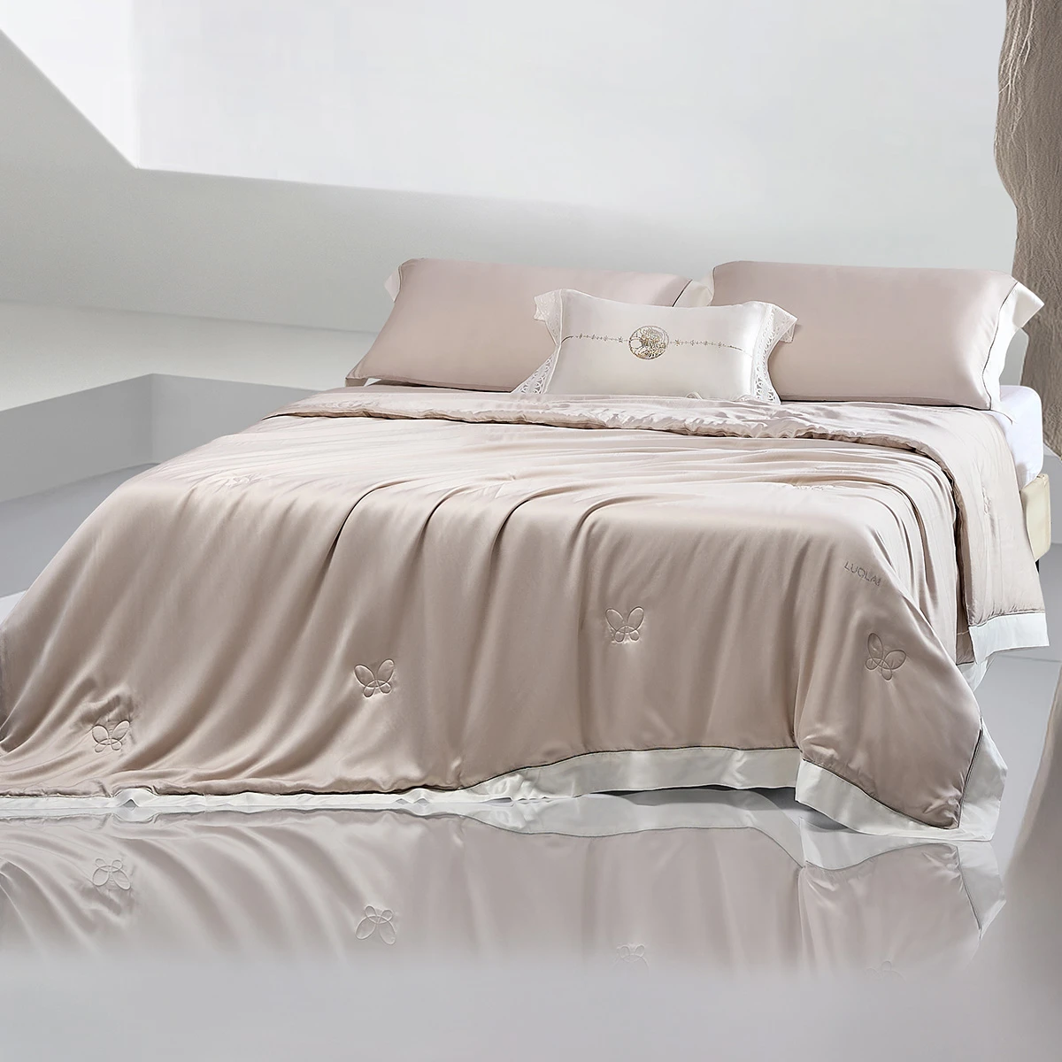 罗莱 W-甄享·莱赛尔抗菌桑蚕丝水洗夏被-琥珀之光-灰色-3.jpg