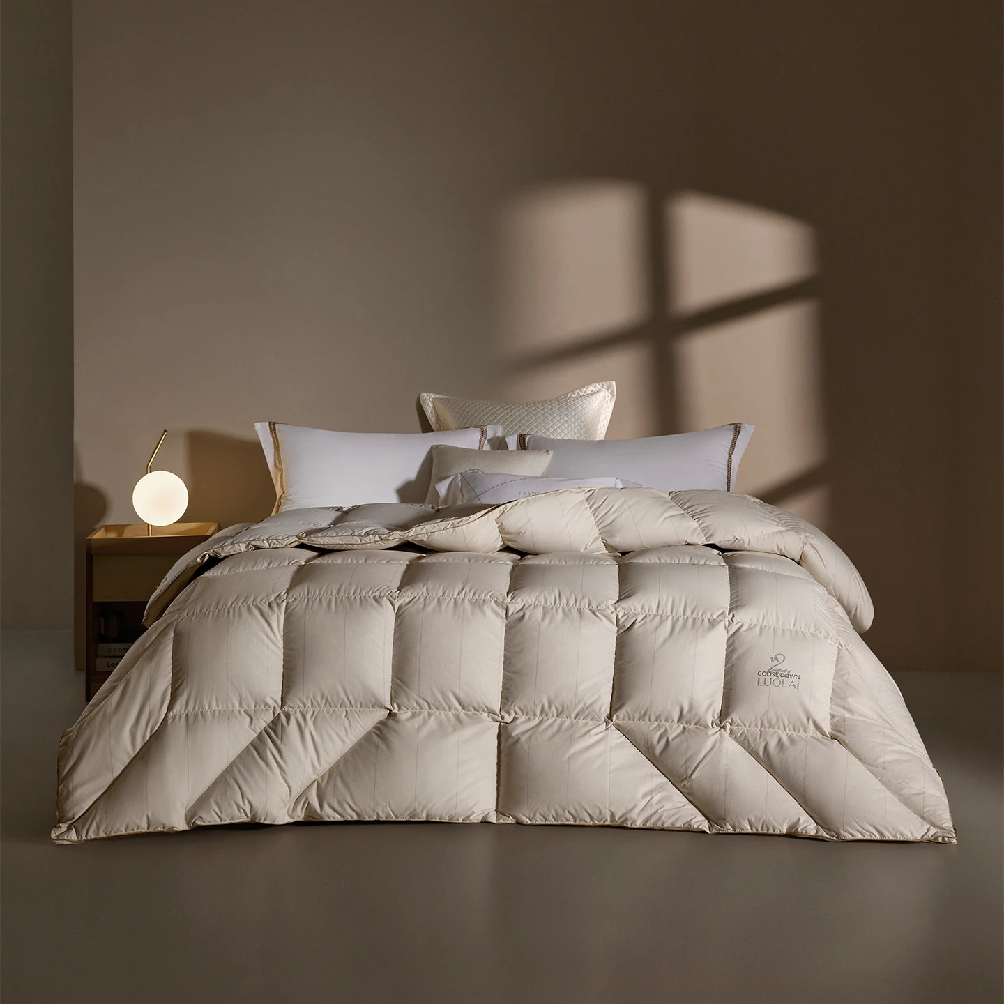 罗莱 W-智∙享溯源A类分区95鹅绒冬被—星澜-金色-1.jpg