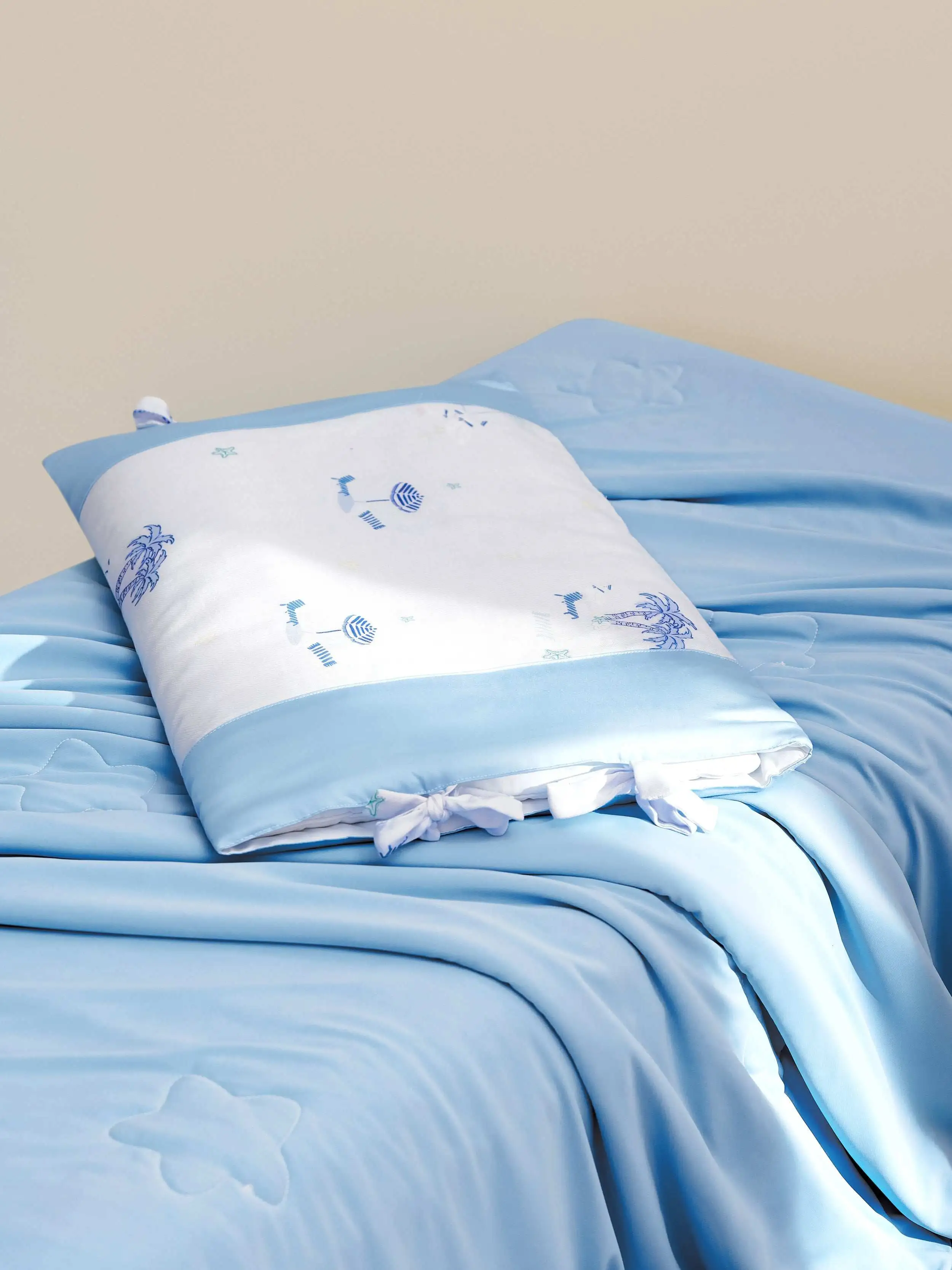 Cloud-Soft Cooling Herb Pillow