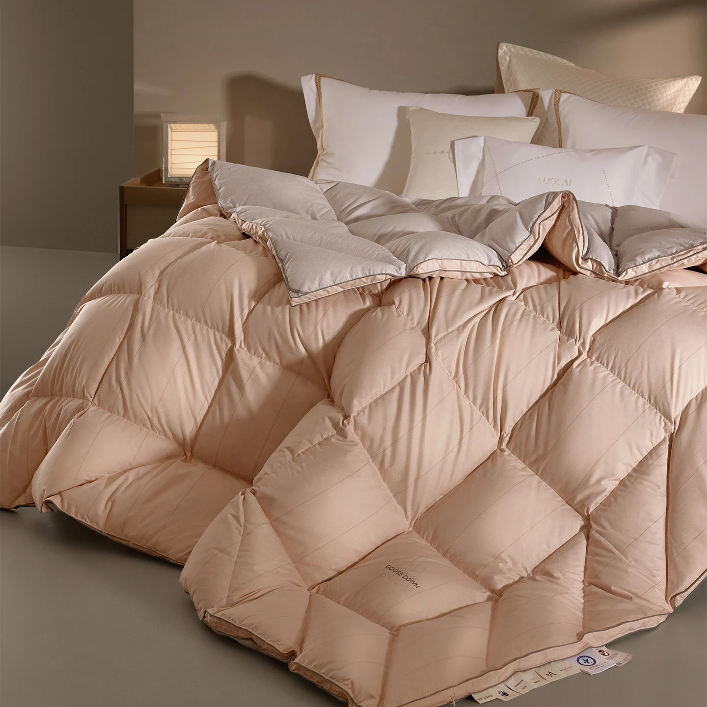 罗莱 W-智∙享溯源A类分区95鹅绒冬被—星澜-粉色-5.jpg