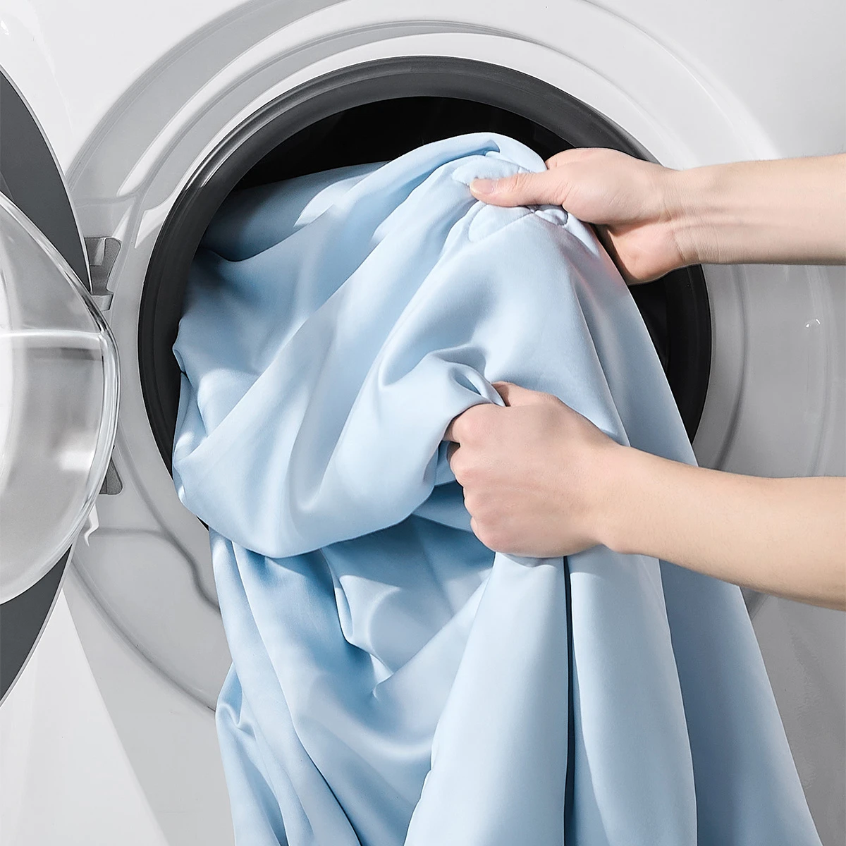 罗莱 W-甄享·莱赛尔抗菌桑蚕丝水洗夏被-琥珀之光-蓝色-13.jpg