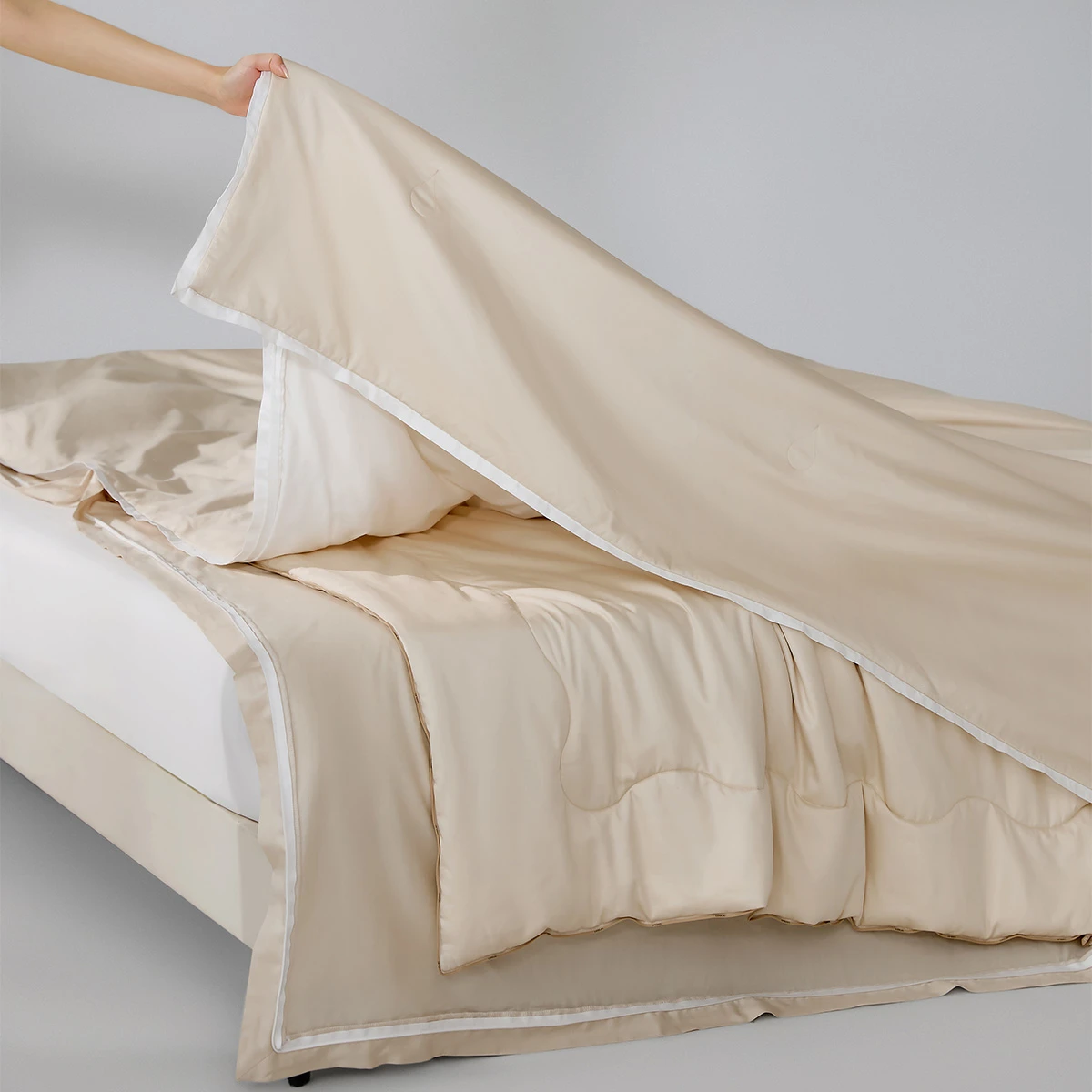 罗莱 W-亲肤免套桑蚕丝二合一被-金色-3.jpg