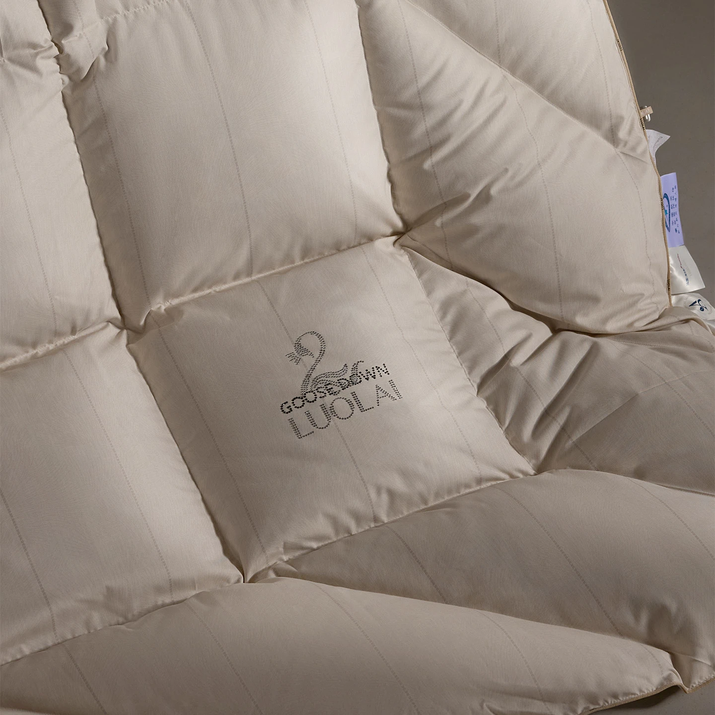 罗莱 W-智∙享溯源A类分区95鹅绒二合一被—星澜-金色-5.jpg