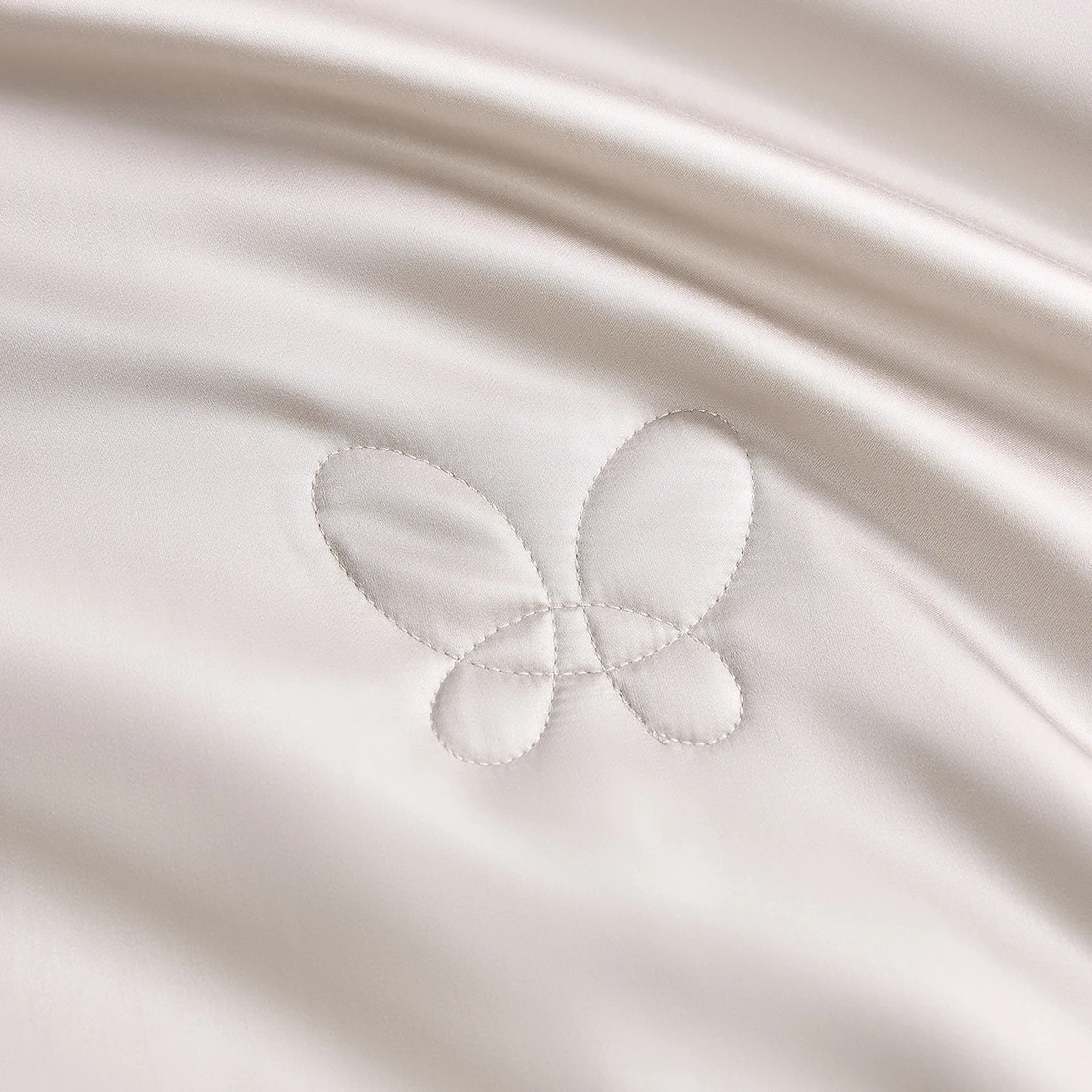 罗莱 W-甄享·莱赛尔抗菌桑蚕丝水洗夏被-琥珀之光-灰色-10.jpg