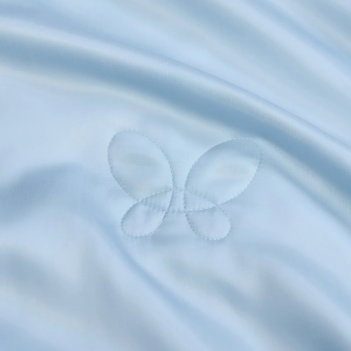 罗莱 W-甄享·莱赛尔抗菌桑蚕丝水洗夏被-琥珀之光-蓝色-10.jpg