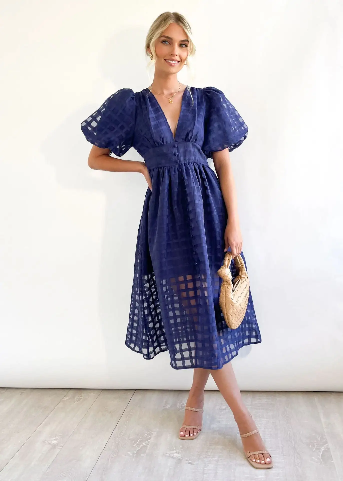 WOMEN'S SOLID SHORT LANTERN SLEEVE DRESS