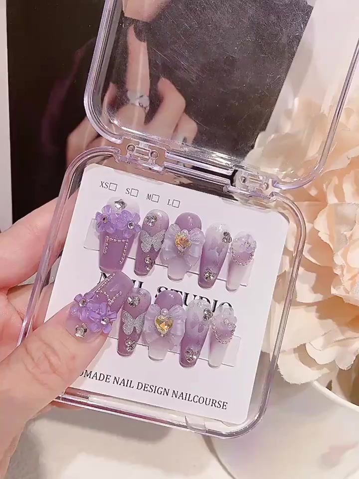 Wear Nail Pure Handmade Manicure